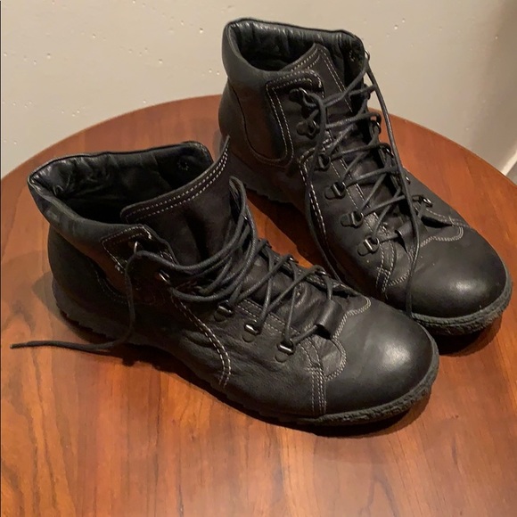 Black leather autumn boots size 44 by Browns ID - Picture 2 of 4